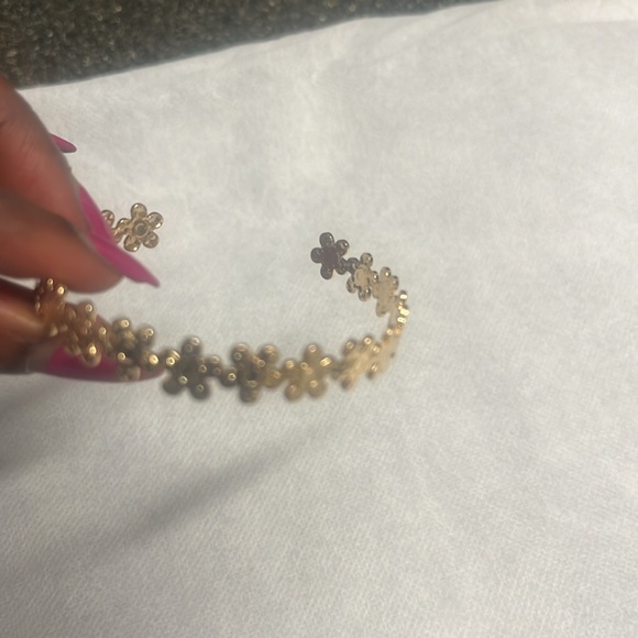 6 bracelets with different shapes - $5 - Picture 5 of 9